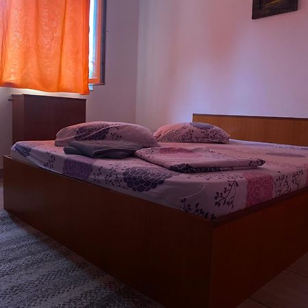 Quiet Garden 1St Floor Villa Bucureşti Eksteriør bilde